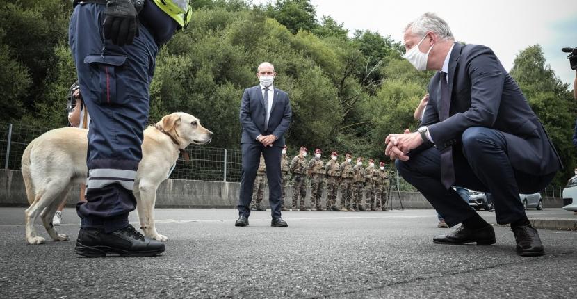 Philippe Coy et Bruno Le Maire en visite à la brigade des douanes d'Hendaye - août 2020